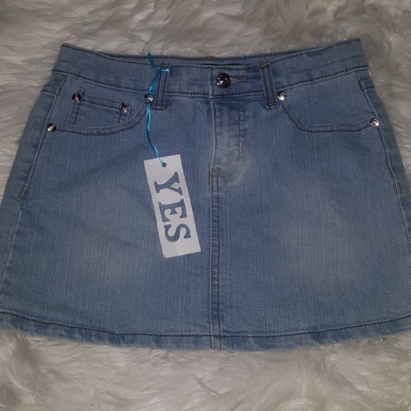 💜 4/$20    Yes girls jean skirt New - Picture 4 of 4
